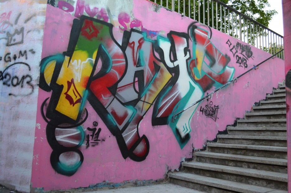 Graffiti Wall - Photo by raydtrb