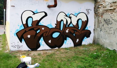 Graffiti Wall - Photo by raz