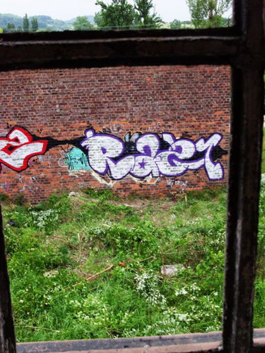 Graffiti Wall - Photo by raz