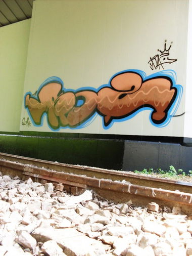 Graffiti Wall - Photo by raz