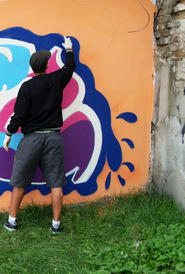 Graffiti Artwork - Photo by raz