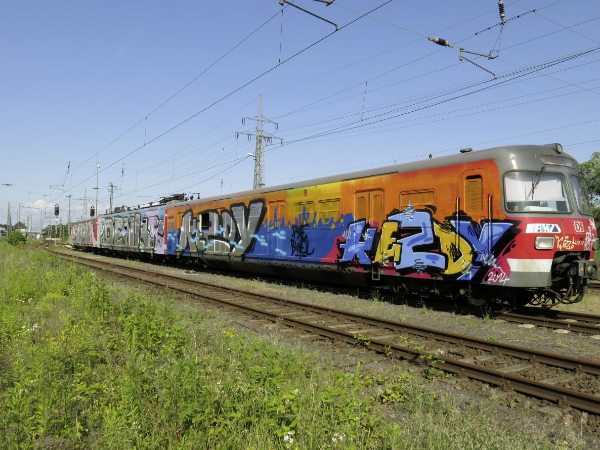 Graffiti Wall - Photo by real2real - kezdy, denk, oscar (2014)