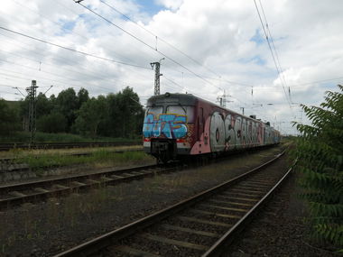 Graffiti Wall - Photo by real2real - guts, front