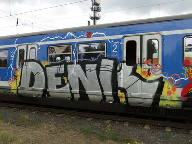 Graffiti Train - Photo by real2real - denk, trasher