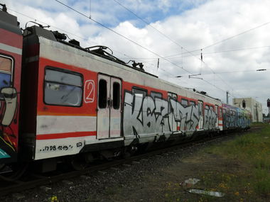 Graffiti Train - Photo by real2real - kgz, ts, eqt (2014)