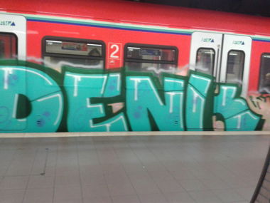 Graffiti Train in Frankfurt - Photo by register