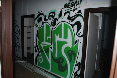 Graffiti Wall - Photo by regn (2015)