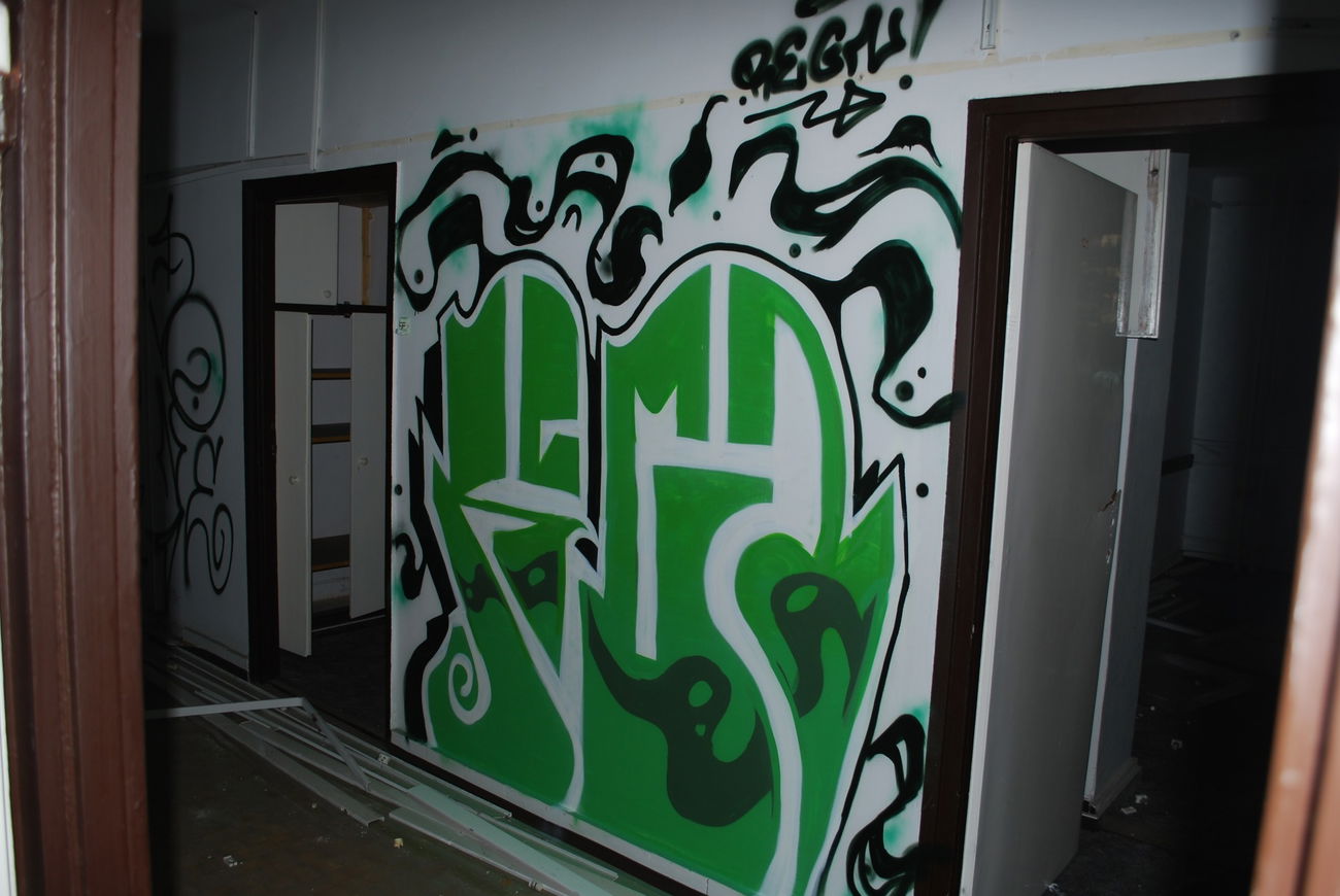 Graffiti Wall - Photo by regn (2015)