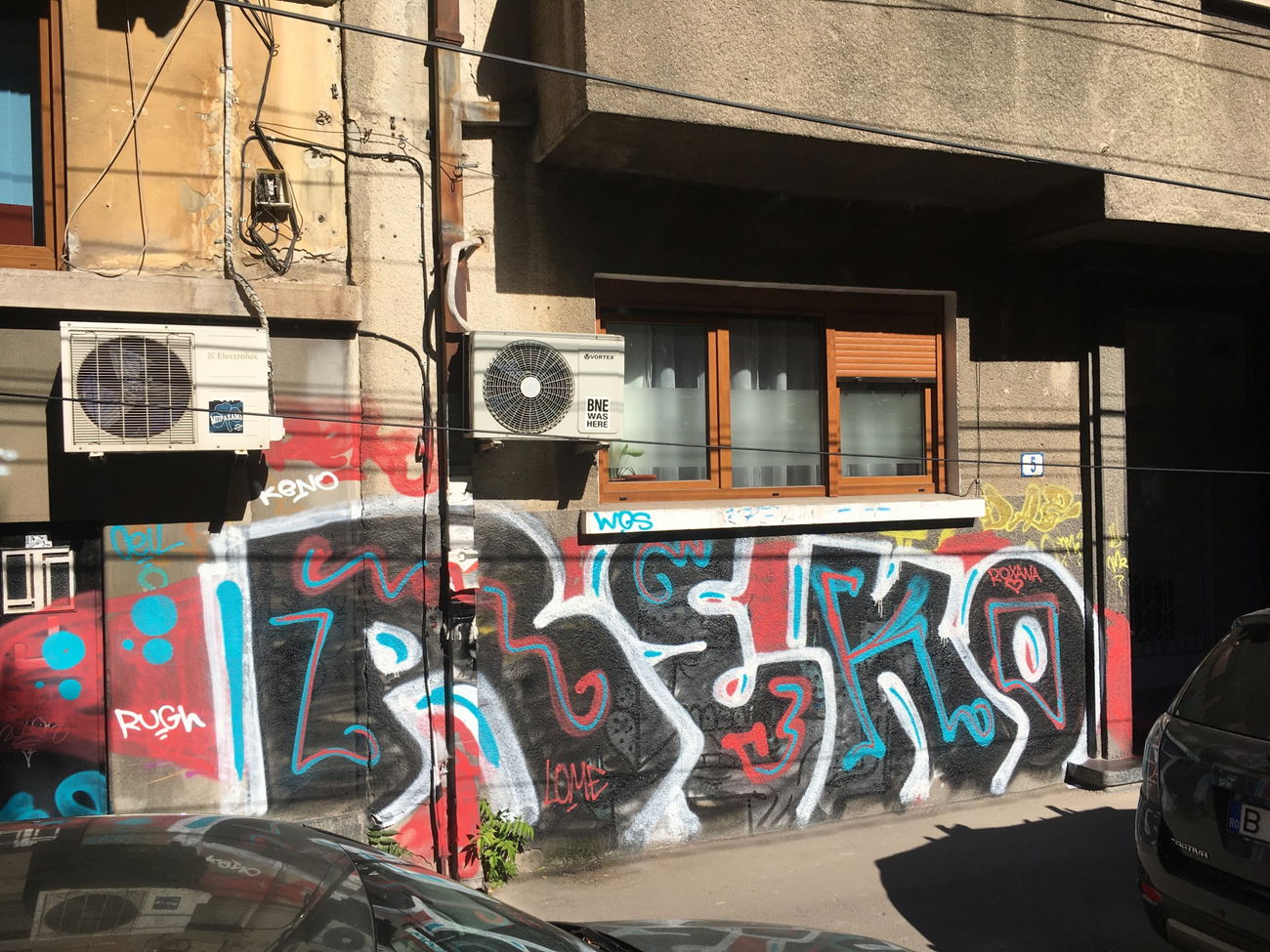 Graffiti Wall in Romania - Photo by reko - bucharest