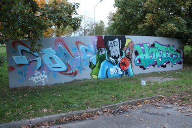 Graffiti Wall - Photo by renOsepoH - sone, chris, hopes (2013)