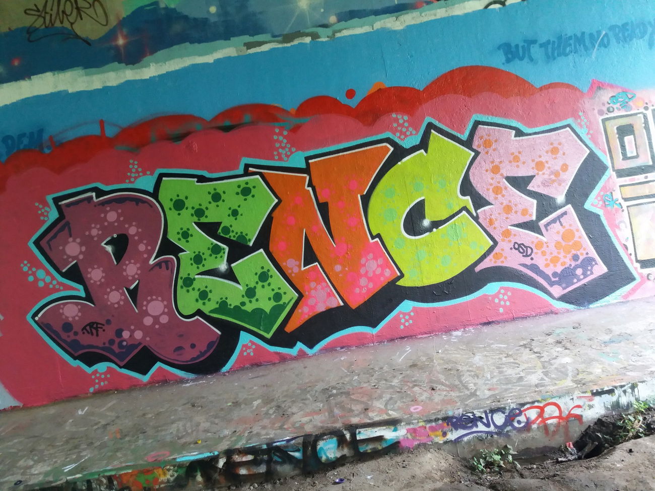 Graffiti Wall - Photo by rence - RENCE (2017)