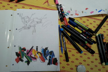 Graffiti Sketch - Photo by renkone (2014)