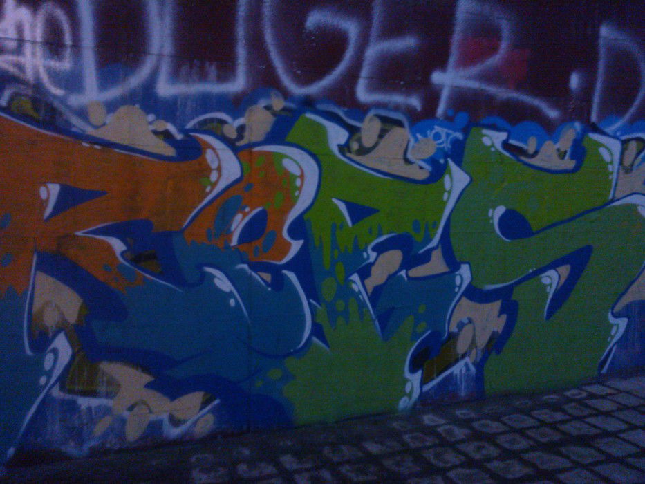 Graffiti Wall in moscow - Photo by reps