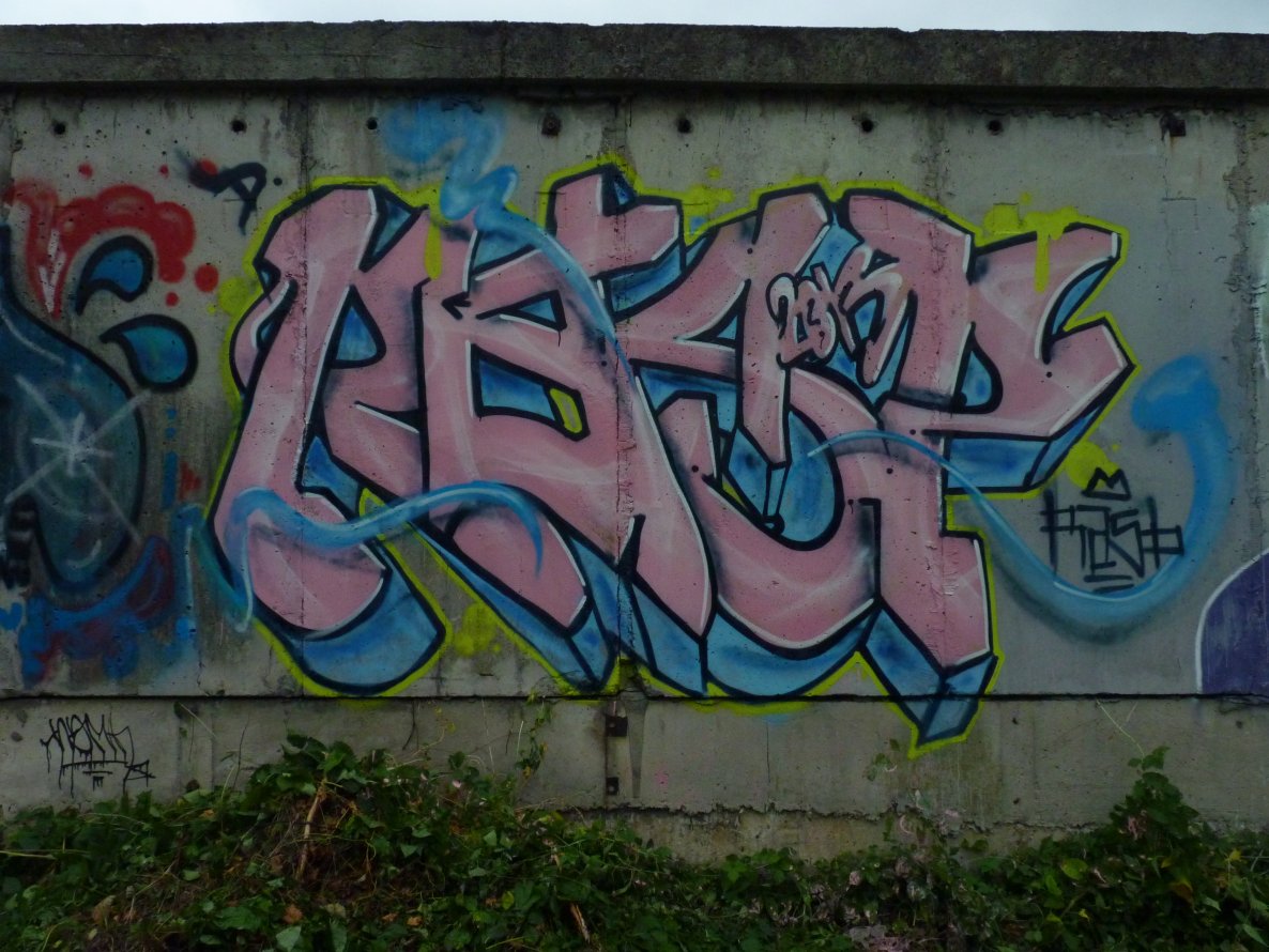 Graffiti Wall - Photo by resp