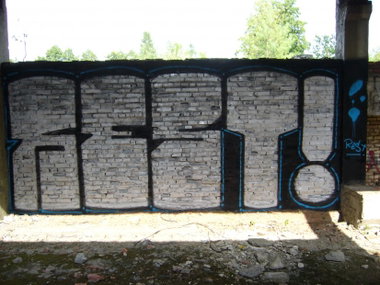 Graffiti Bombing in Poland - Photo by rest - rest