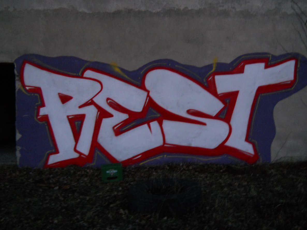 Graffiti Wall - Photo by rest - REST