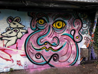 Graffiti Wall - Photo by restlessleg - nuna (2015)