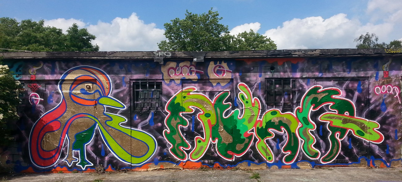 Graffiti Wall - Photo by restlessleg - nuna (2015)