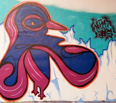 Graffiti Street Art in Essen - Photo by restlessleg - nuna (2015)