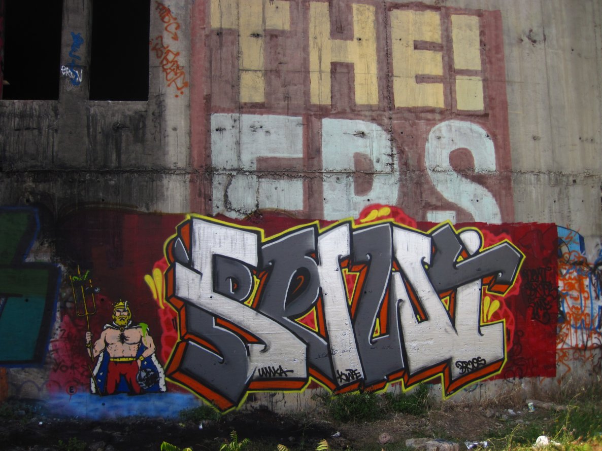 Graffiti Wall - Photo by rewt1 - rewt (2011)
