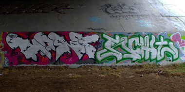 Graffiti Wall - Photo by rewt1 - rewt, monty, hesh (2014)