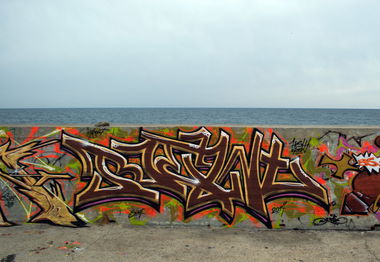 Graffiti Wall - Photo by rewt1
