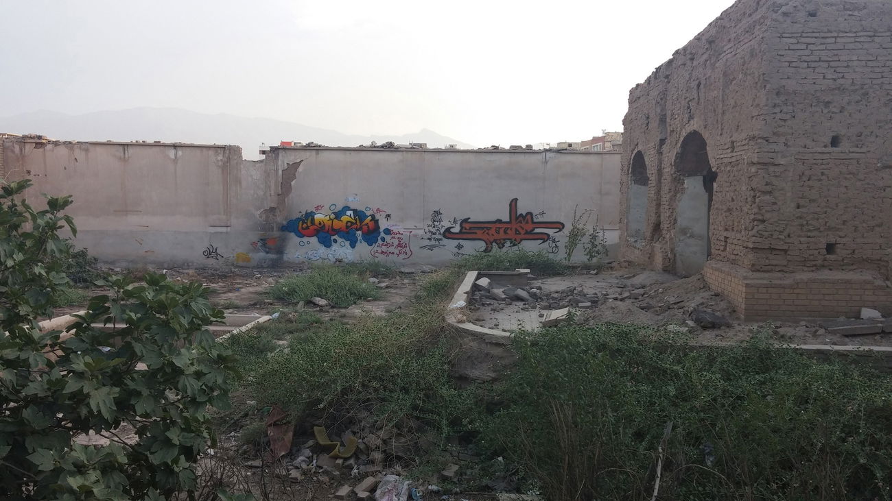 Graffiti Wall in Iran - Photo by rezarioter - persianletters, iran, kashan (2014)