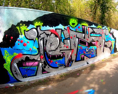 Graffiti Wall - Photo by ribse - BN