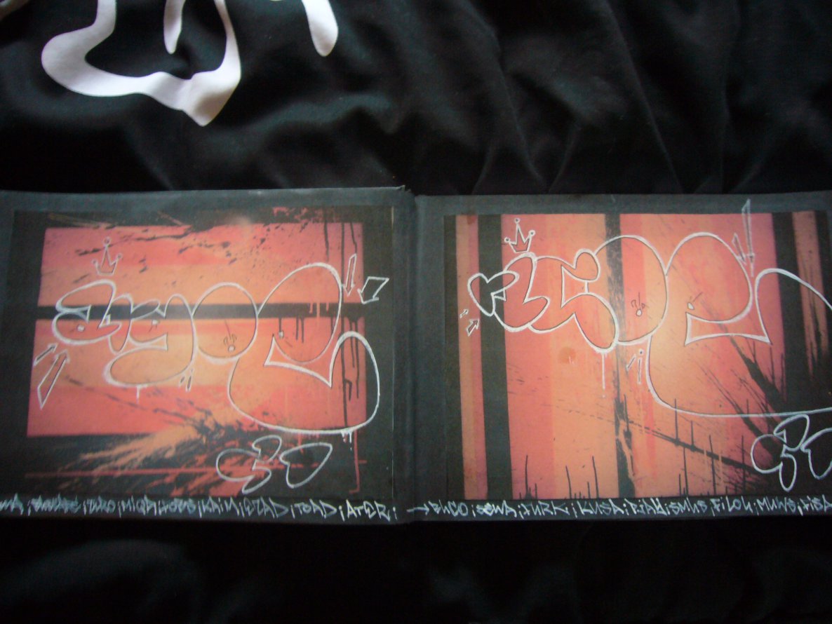 Graffiti Sketch - Photo by ricoe21 - Argoe, Ricoe (2010)