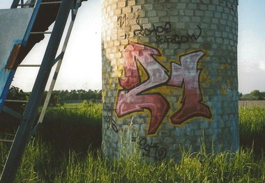 Graffiti Bombing in Ludwigsfelde - Photo by ricoe21 - Rickoe, Argow, Eck (2004)