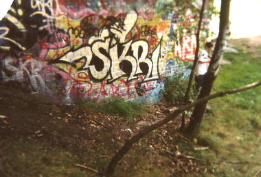 Graffiti Bombing in Berlin - Photo by ricoe21 - SKR, ARD (2001)