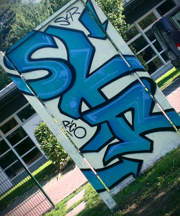 Graffiti Bombing in Kleinmachnow - Photo by ricoe21 - SKR, Rico (2013)