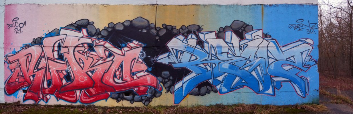 Graffiti Wall - Photo by ricoe21 - Riko, Benz (2013)