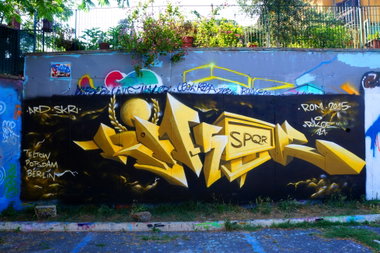 Graffiti Wall in Rom - Photo by ricoe21 - Rikoe21., ARD, SKR (2015)