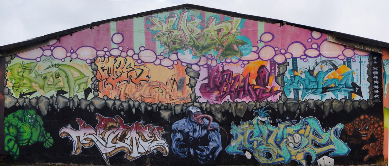 Graffiti Wall - Photo by ricoe21 - SKR, Suma, Fobs (2009)