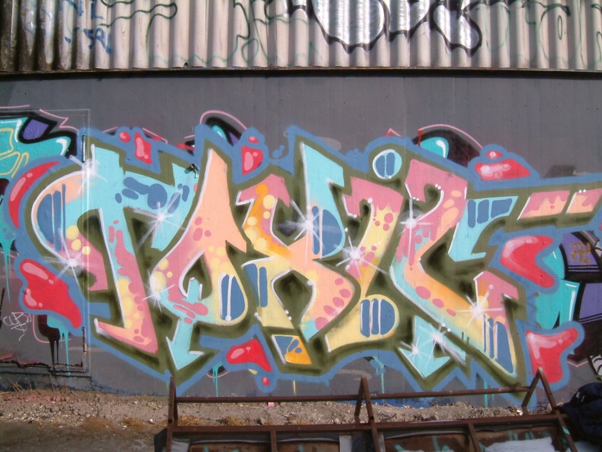 Graffiti Wall - Photo by ride32 (2015)