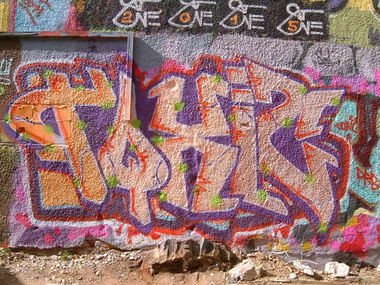 Graffiti Wall - Photo by ride32