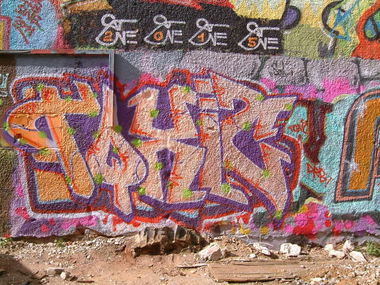 Graffiti Wall - Photo by ride32