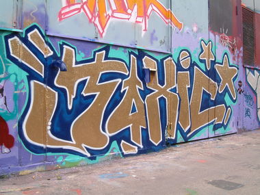 Graffiti Wall - Photo by ride32