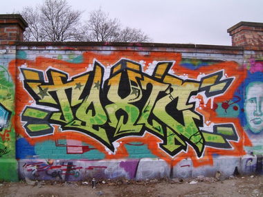 Graffiti Wall - Photo by ride32