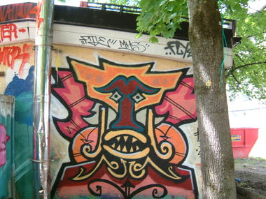 Graffiti Wall - Photo by ride32