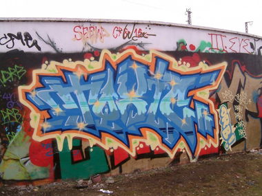 Graffiti Wall - Photo by ride32