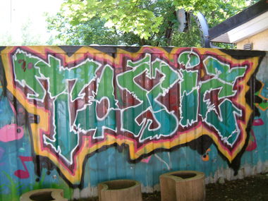 Graffiti Wall - Photo by ride32