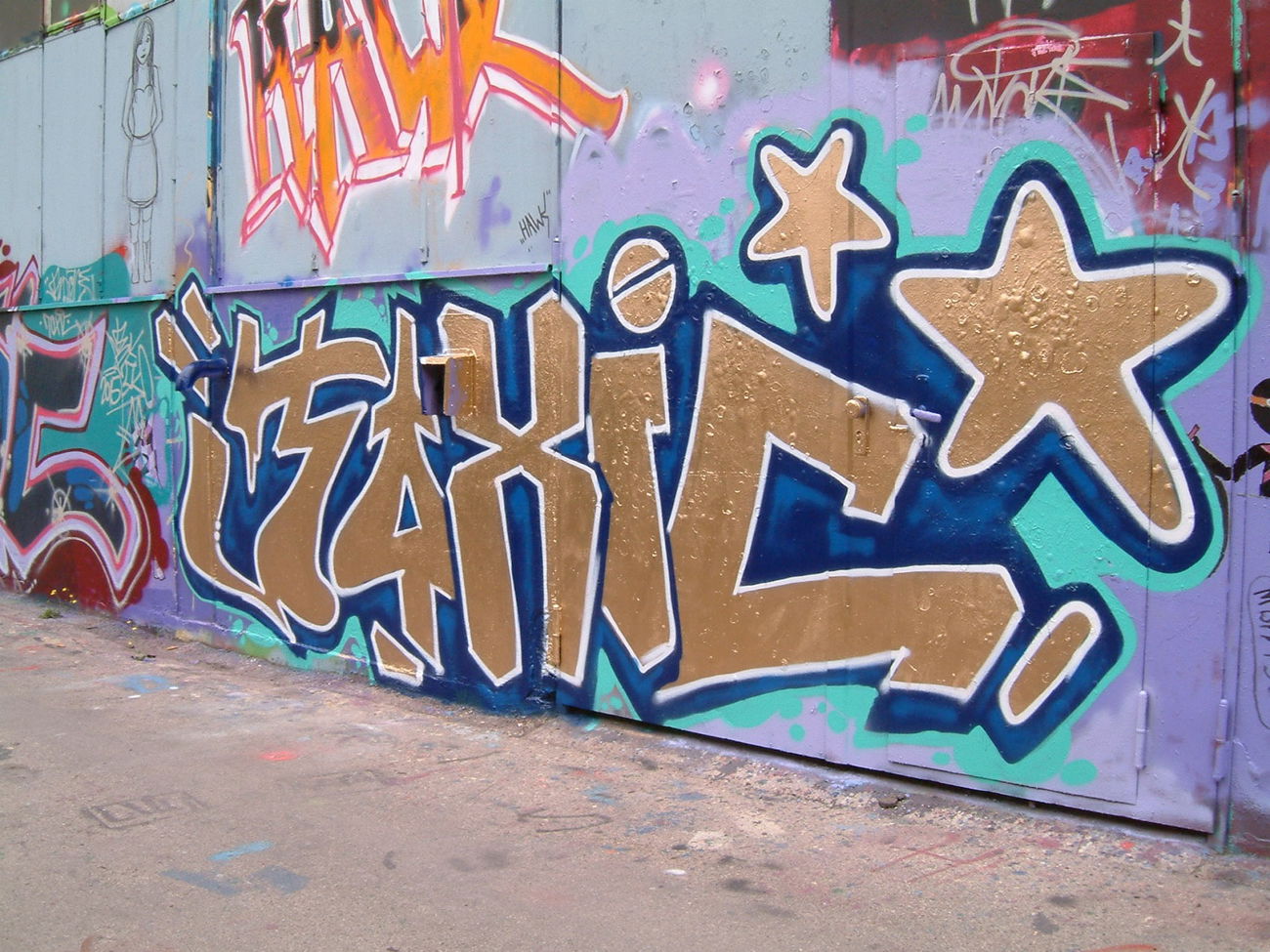 Graffiti Wall - Photo by ride32