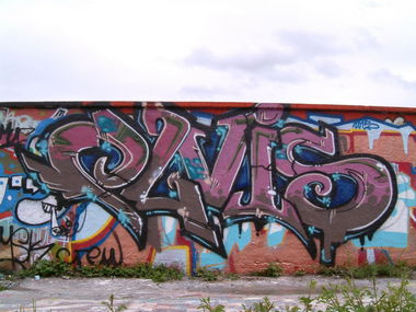 Graffiti Wall - Photo by ride32