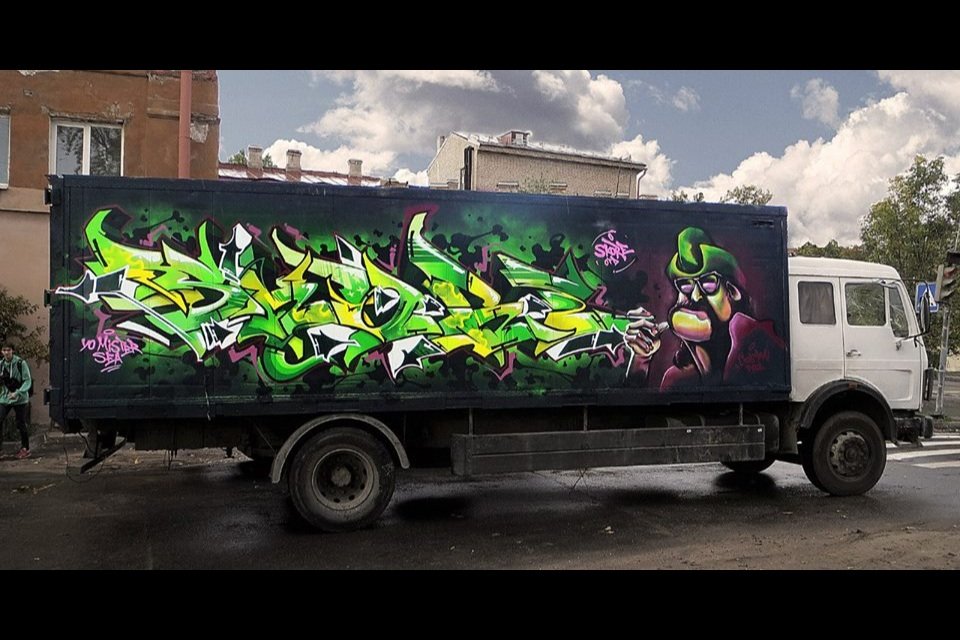 Graffiti Artwork - Photo by roadjack