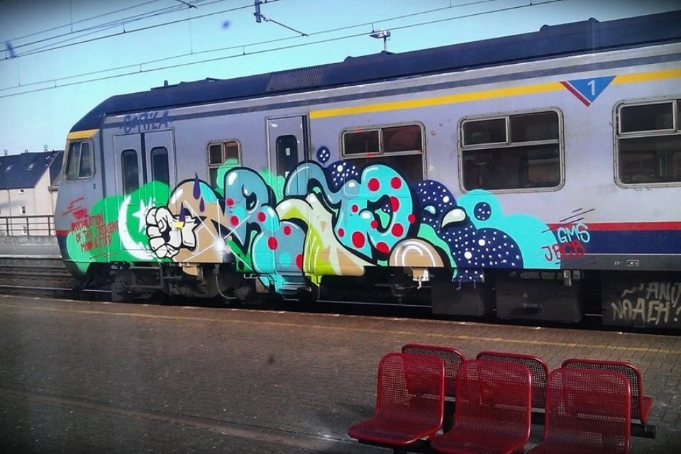 Graffiti Train - Photo by roadjack - crap, gms, jbcb