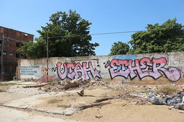 Graffiti Wall - Photo by roadjack - UTAH, ETHER