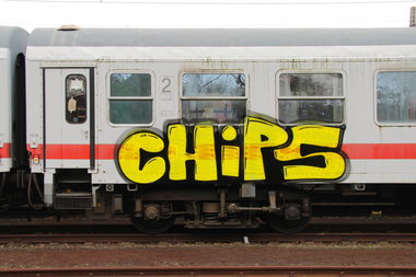 Graffiti Train - Photo by robeodtz - chips, Tods, fts
