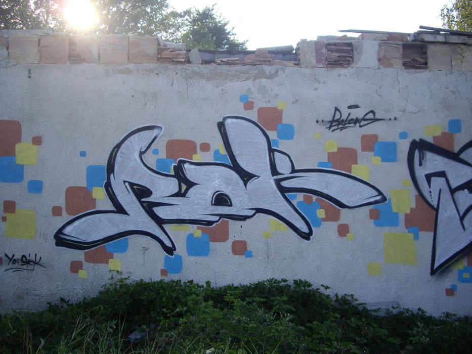 Graffiti Wall in Bulgaria - Photo by rockone - wall, abandoned, rock